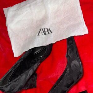 ZARA GEOMETRIC HEEL SHOES